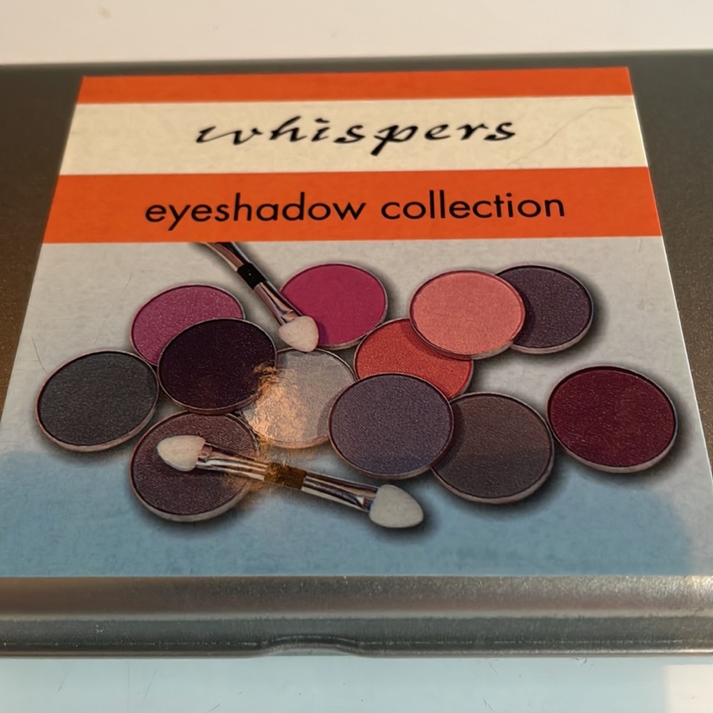 Whispers eyeshadow collection new in package 12 shades 3 applicators gift